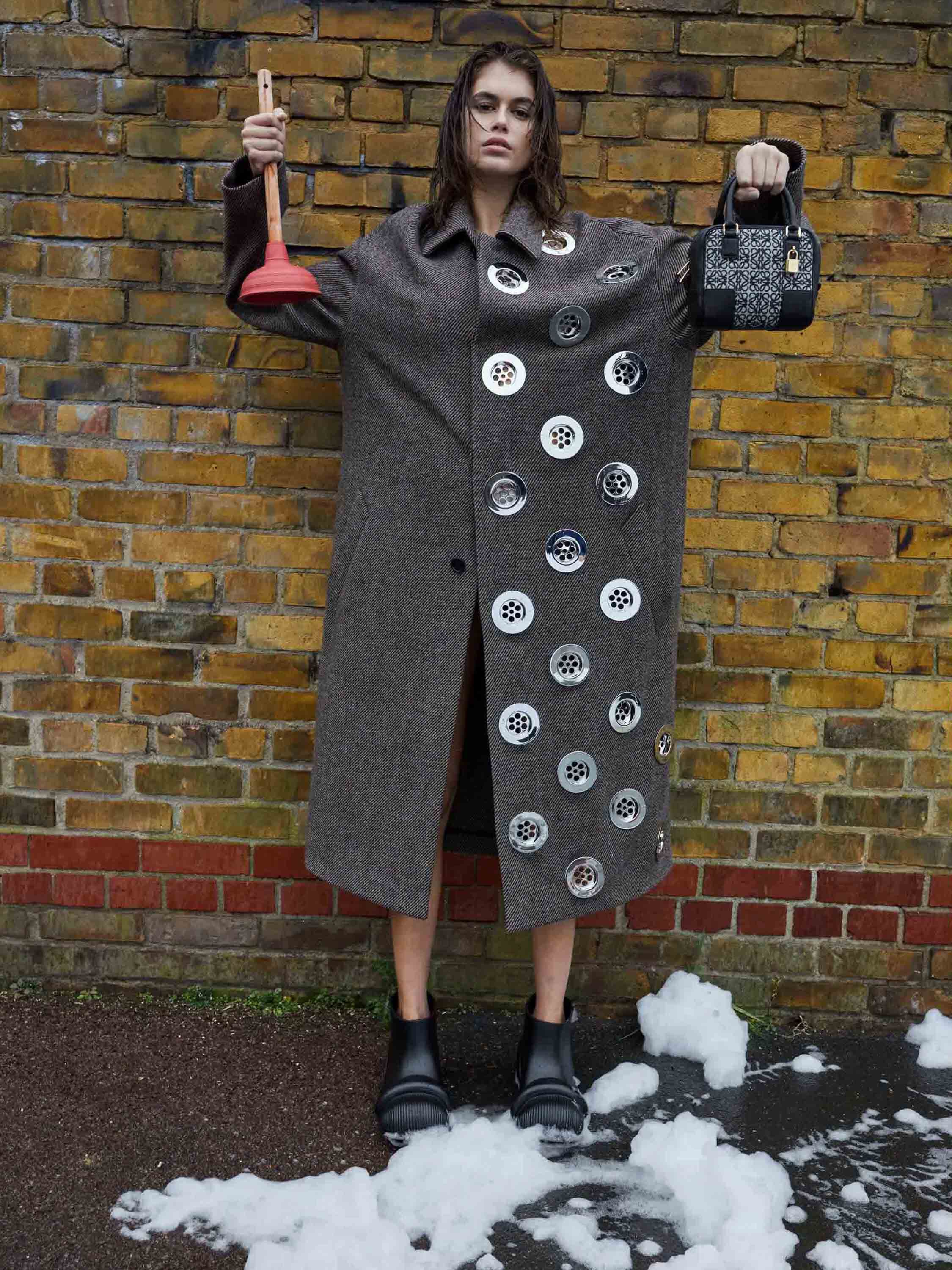 LOEWE Fall-Winter 2022 campaign · LOEWE Collections